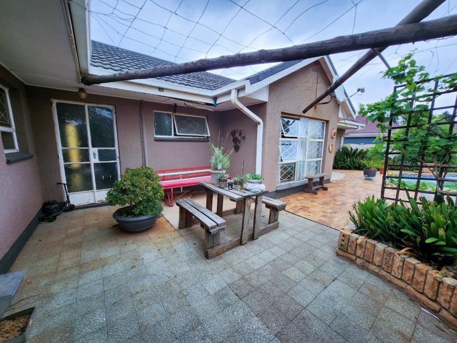 4 Bedroom Property for Sale in Stilfontein Ext 4 North West